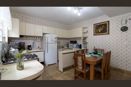 Casa à venda com 135m², 3 quartos e 2 vagas Casa à venda com 135m², 3 quartos e 2 vagasCozinha