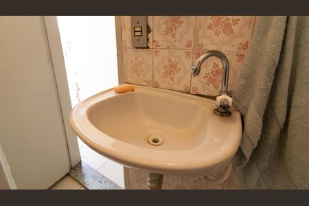 Casa à venda com 135m², 3 quartos e 2 vagas Casa à venda com 135m², 3 quartos e 2 vagasBanheiro de Serviço 1