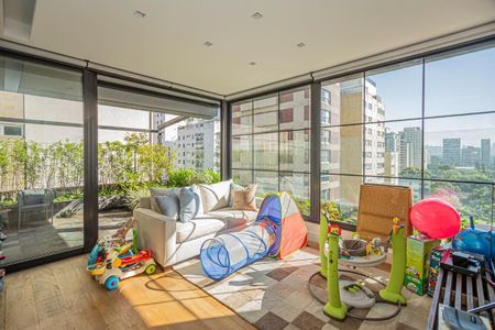 Apartamento à venda com 3 quartos, 330m² em Jardim Europa, São Paulo