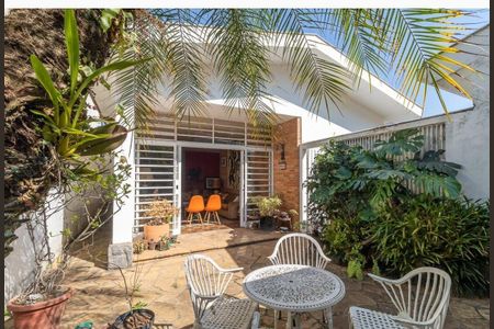 Casa à venda com 3 quartos, 210m² em Pacaembu, São Paulo