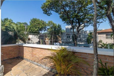 Casa à venda com 3 quartos, 210m² em Pacaembu, São Paulo