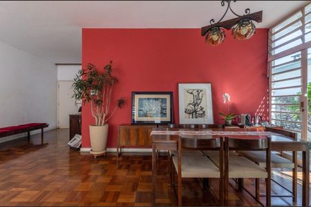 Casa à venda com 3 quartos, 210m² em Pacaembu, São Paulo