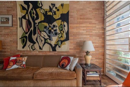 Casa à venda com 3 quartos, 210m² em Pacaembu, São Paulo