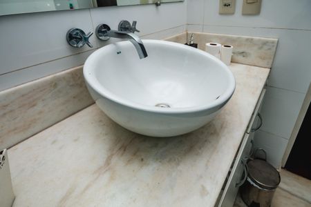 Casa à venda com 1450m², 3 quartos e 5 vagas Casa à venda com 1450m², 3 quartos e 5 vagasBanheiro Social
