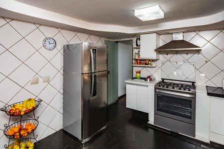 Casa à venda com 1450m², 3 quartos e 5 vagas Casa à venda com 1450m², 3 quartos e 5 vagasCozinha