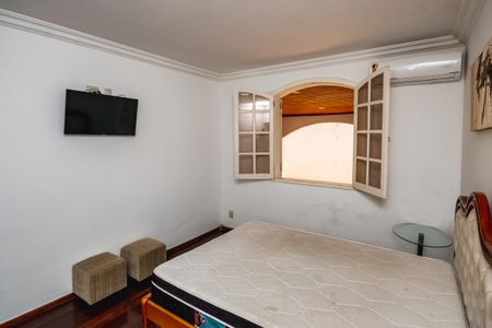Casa à venda com 1450m², 3 quartos e 5 vagas Casa à venda com 1450m², 3 quartos e 5 vagasSuíte 3