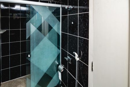 Casa à venda com 1450m², 3 quartos e 5 vagas Casa à venda com 1450m², 3 quartos e 5 vagasBanheiro da Suíte 2