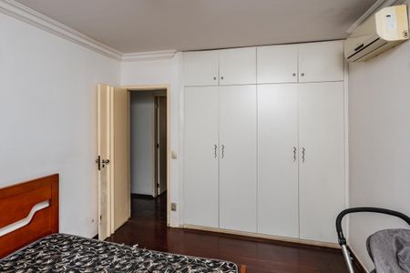 Casa à venda com 1450m², 3 quartos e 5 vagas Casa à venda com 1450m², 3 quartos e 5 vagasSuíte 2