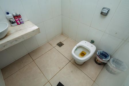 Casa à venda com 1450m², 3 quartos e 5 vagas Casa à venda com 1450m², 3 quartos e 5 vagasBanheiro de Serviço