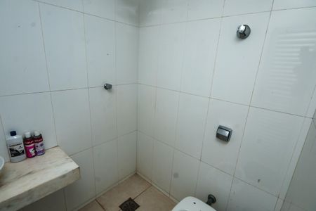 Casa à venda com 1450m², 3 quartos e 5 vagas Casa à venda com 1450m², 3 quartos e 5 vagasBanheiro de Serviço