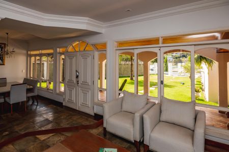 Casa à venda com 1450m², 3 quartos e 5 vagas Casa à venda com 1450m², 3 quartos e 5 vagasSala