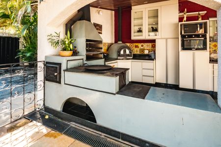 Casa à venda com 1450m², 3 quartos e 5 vagas Casa à venda com 1450m², 3 quartos e 5 vagasÁrea Gourmet