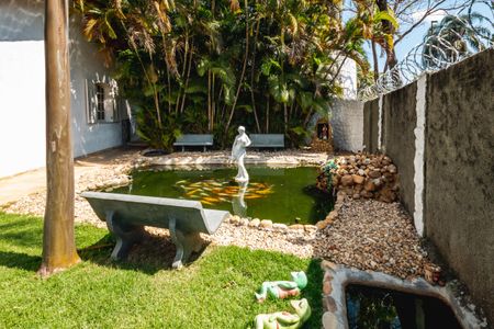 Casa à venda com 1450m², 3 quartos e 5 vagas Casa à venda com 1450m², 3 quartos e 5 vagasJardim