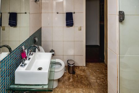 Casa à venda com 1450m², 3 quartos e 5 vagas Casa à venda com 1450m², 3 quartos e 5 vagasBanheiro Social