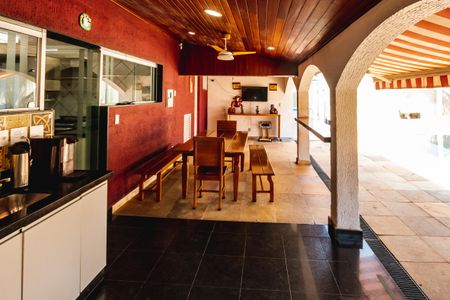 Casa à venda com 1450m², 3 quartos e 5 vagas Casa à venda com 1450m², 3 quartos e 5 vagasÁrea Gourmet