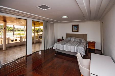 Casa à venda com 1450m², 3 quartos e 5 vagas Casa à venda com 1450m², 3 quartos e 5 vagasSuíte 1