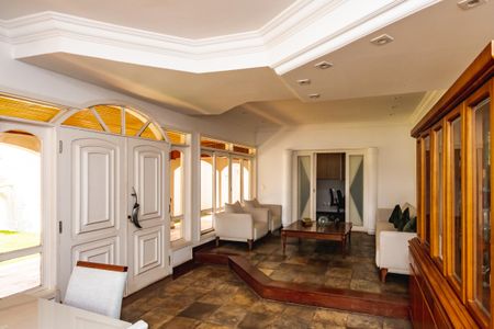 Casa à venda com 1450m², 3 quartos e 5 vagas Casa à venda com 1450m², 3 quartos e 5 vagasSala