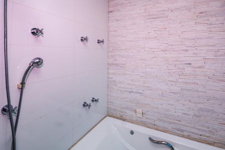 Casa à venda com 1450m², 3 quartos e 5 vagas Casa à venda com 1450m², 3 quartos e 5 vagasBanheiro da Suíte 3