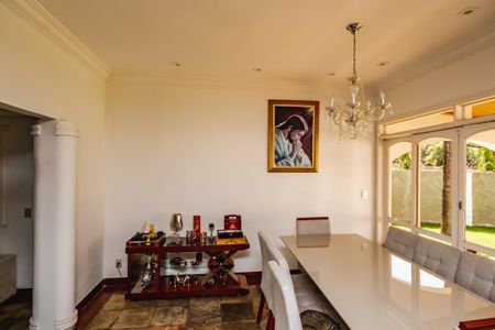 Casa à venda com 1450m², 3 quartos e 5 vagas Casa à venda com 1450m², 3 quartos e 5 vagasSala
