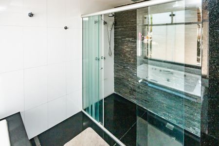 Casa à venda com 1450m², 3 quartos e 5 vagas Casa à venda com 1450m², 3 quartos e 5 vagasBanheiro da Suíte 1
