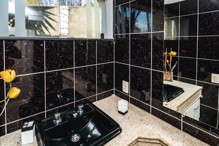 Casa à venda com 1450m², 3 quartos e 5 vagas Casa à venda com 1450m², 3 quartos e 5 vagasBanheiro da Suíte 2