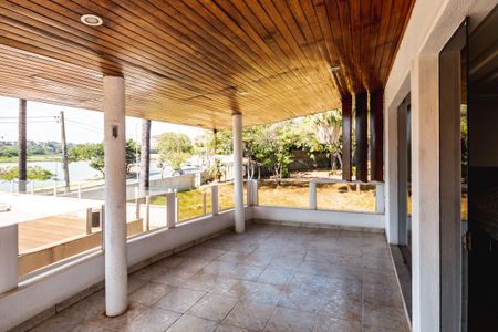 Casa à venda com 1450m², 3 quartos e 5 vagas Casa à venda com 1450m², 3 quartos e 5 vagasVaranda Suíte 1