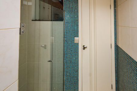 Casa à venda com 1450m², 3 quartos e 5 vagas Casa à venda com 1450m², 3 quartos e 5 vagasBanheiro Social
