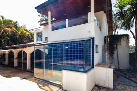 Casa à venda com 1450m², 3 quartos e 5 vagas Casa à venda com 1450m², 3 quartos e 5 vagasSauna