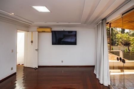 Casa à venda com 1450m², 3 quartos e 5 vagas Casa à venda com 1450m², 3 quartos e 5 vagasSuíte 1