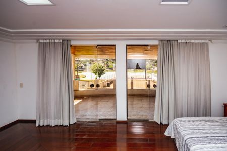 Casa à venda com 1450m², 3 quartos e 5 vagas Casa à venda com 1450m², 3 quartos e 5 vagasSuíte 1