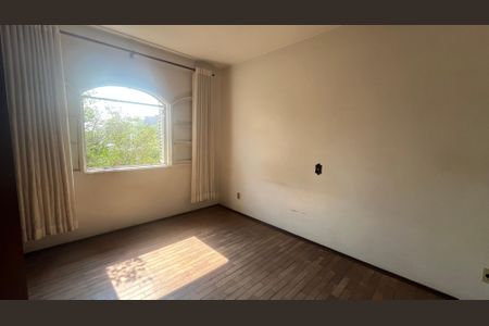 Casa à venda com 170m², 3 quartos e 3 vagasSuíte