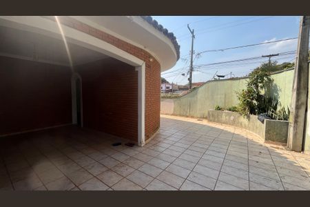 Casa à venda com 170m², 3 quartos e 3 vagasQuintal