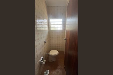 Casa à venda com 170m², 3 quartos e 3 vagasBanheiro