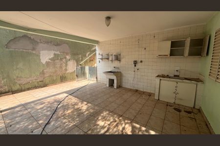 Casa à venda com 170m², 3 quartos e 3 vagasÁrea de Serviço