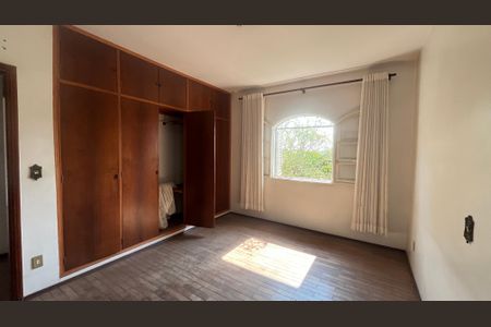 Casa à venda com 170m², 3 quartos e 3 vagasSuíte