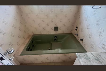 Casa à venda com 170m², 3 quartos e 3 vagasBanheiro da Suíte