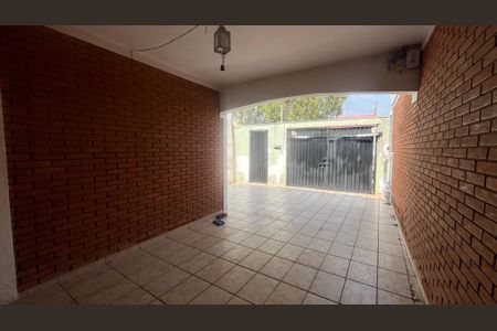 Casa à venda com 170m², 3 quartos e 3 vagasGaragem
