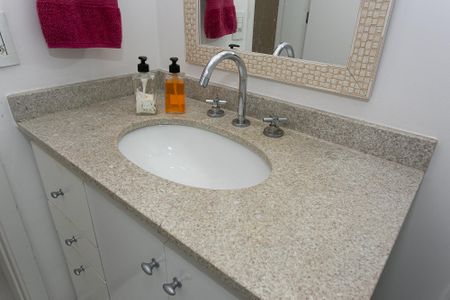 Apartamento à venda com 94m², 3 quartos e 2 vagasBanheiro Social