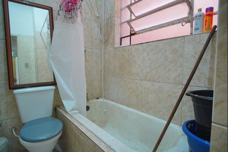 Apartamento à venda com 75m², 2 quartos e sem vagaBanheiro