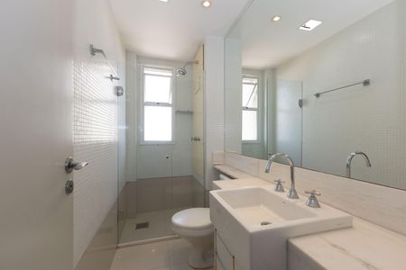 Apartamento para alugar com 113m², 3 quartos e 2 vagas Apartamento para alugar com 113m², 3 quartos e 2 vagasBanheiro da Suíte 1