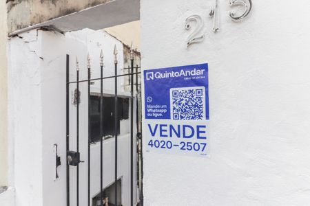 Casa à venda com 175m², 5 quartos e 8 vagas Casa à venda com 175m², 5 quartos e 8 vagasPlaca