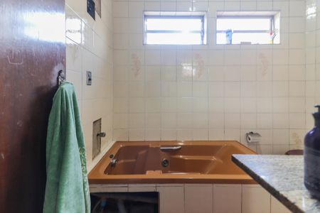 Casa à venda com 175m², 5 quartos e 8 vagas Casa à venda com 175m², 5 quartos e 8 vagasBanheiro