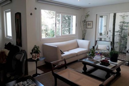 Casa à venda com 4 quartos, 350m² em Sumaré, São Paulo