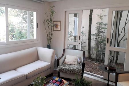 Casa à venda com 4 quartos, 350m² em Sumaré, São Paulo