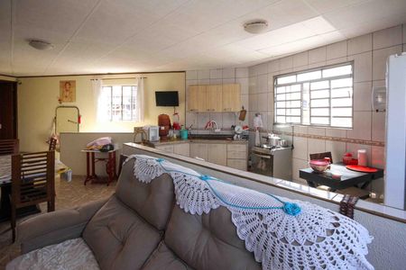 Casa à venda com 312m², 6 quartos e 6 vagasSala