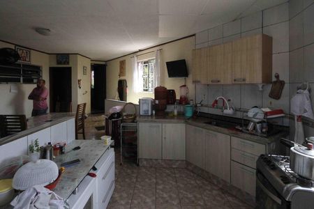 Casa à venda com 312m², 6 quartos e 6 vagasCozinha