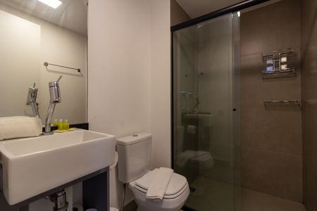 Banheiro de kitnet/studio à venda com 1 quarto, 45m² em Cerqueira César, São Paulo