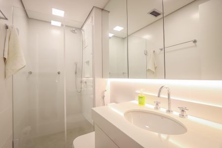 Banheiro de kitnet/studio para alugar com 1 quarto, 30m² em Cerqueira César, São Paulo