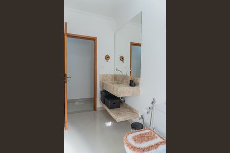 Casa para alugar com 174m², 4 quartos e 2 vagas Casa para alugar com 174m², 4 quartos e 2 vagasBanheiro Social