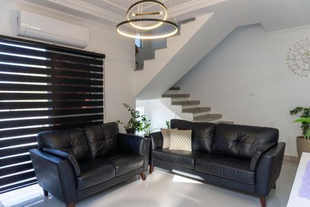 Casa para alugar com 174m², 4 quartos e 2 vagas Casa para alugar com 174m², 4 quartos e 2 vagasSala